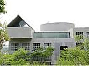 神戸国際中学校外観