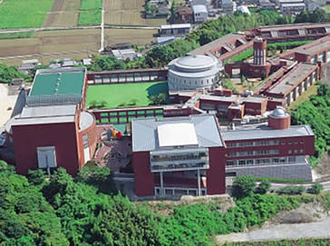 智辯学園和歌山中学校外観