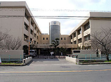 金光八尾中学校外観