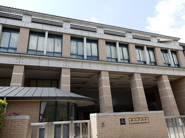 洛南高等学校附属中学校外観