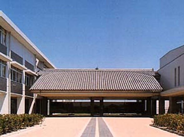 東大寺学園中学校外観