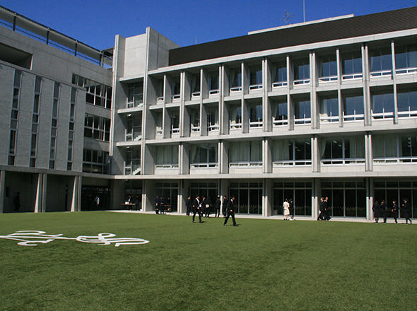 清風南海中学校外観