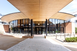 京都先端科学大学附属中学校