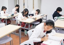 京都先端科学大学附属中学校