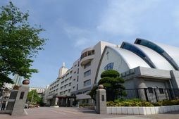 明星中学校外観