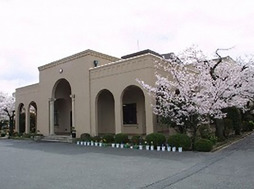 香里ヌヴェール学院中学校（旧 大阪聖母女学院中学校）外観