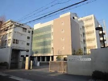 滝川中学校外観