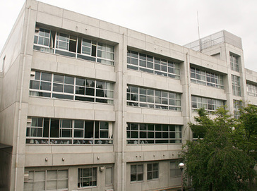 高槻中学校外観