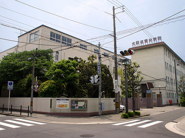 大阪信愛学院中学校外観